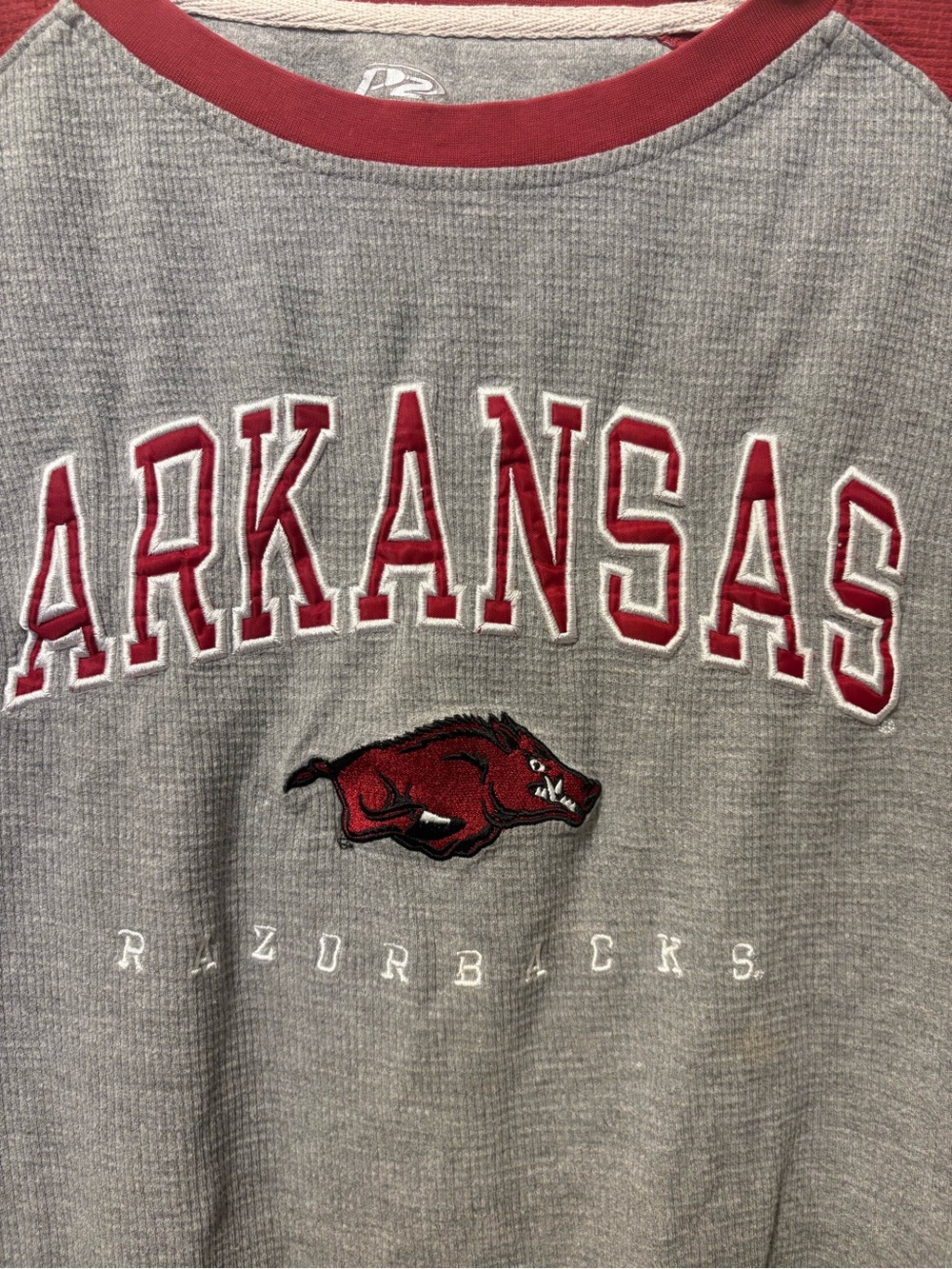 Arkansas Razorbacks woman’s Gray & Red Long-Sleeve Raglan Top - Picture 3 of 8